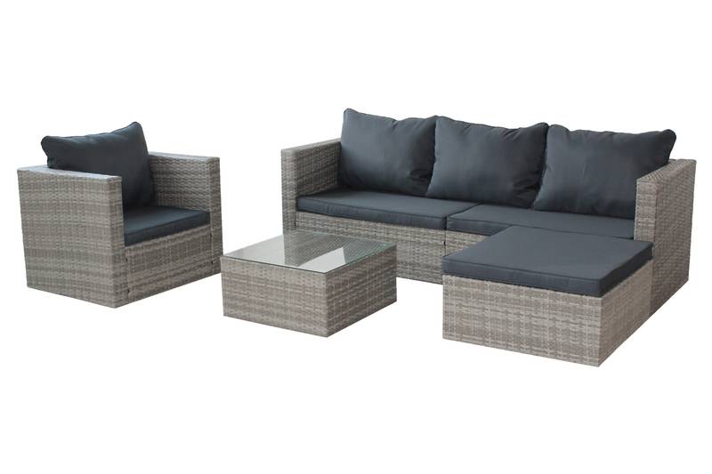 Cozy Outdoor Lounge Set