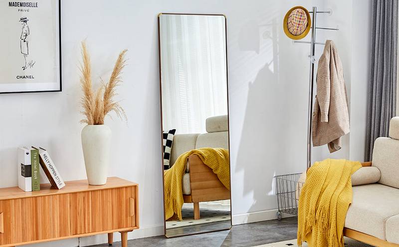 Stylish Full-Length Floor Mirror – Perfect for Any Space!