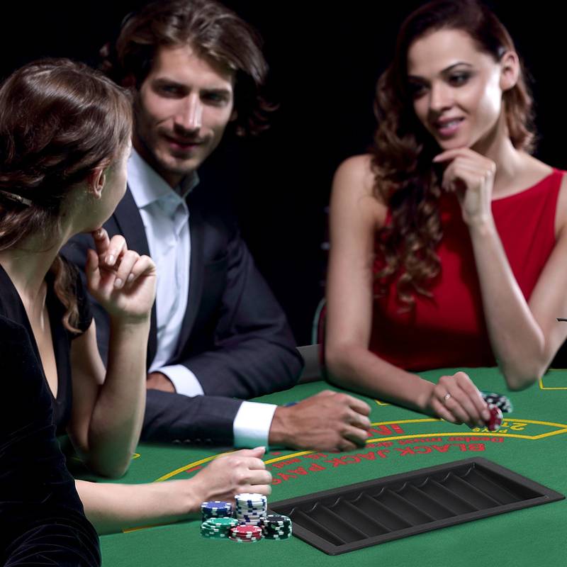 Green Felt Poker Table - Foldable Fun for Friends
