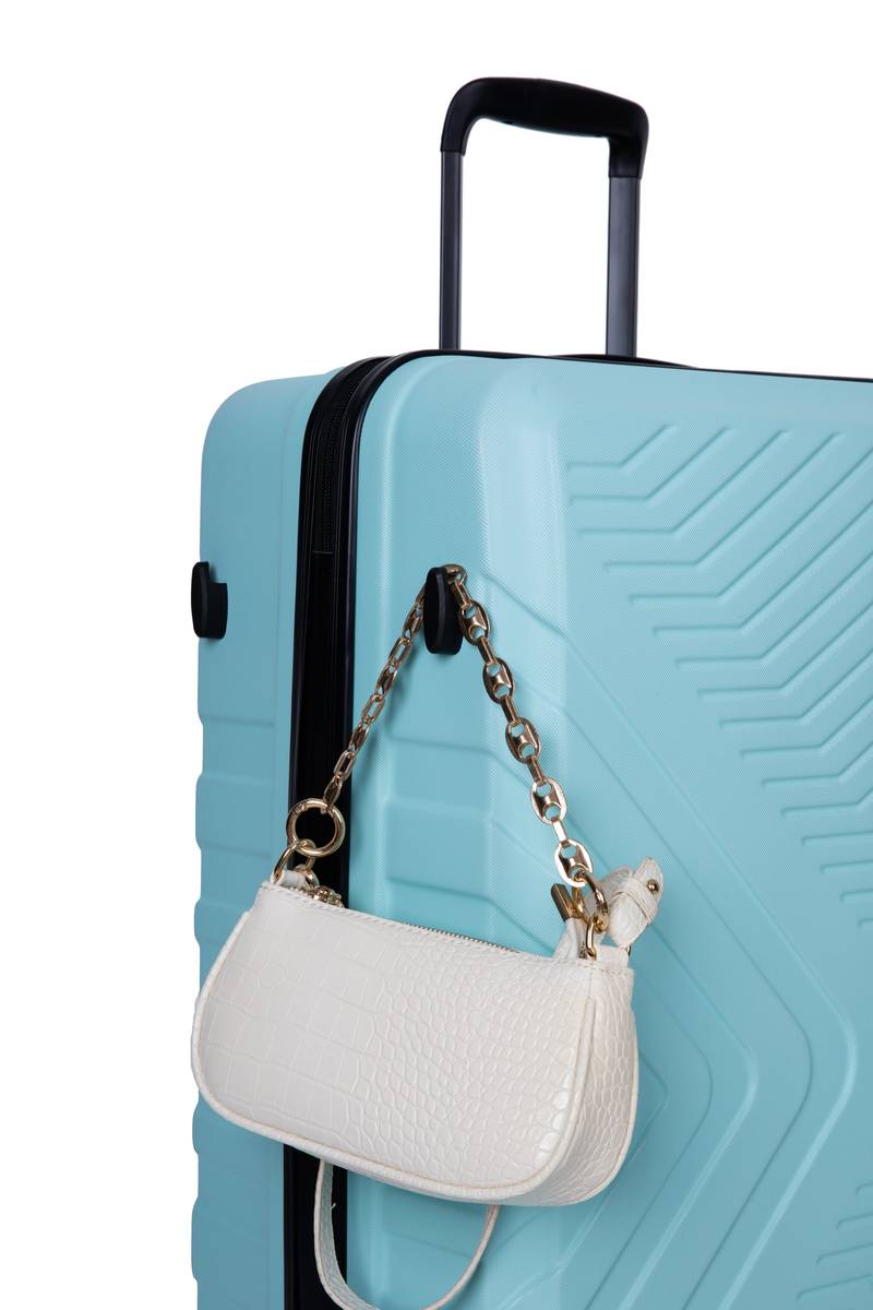 Eco-Friendly Spinner Luggage Set - Lightweight and Secure in Green