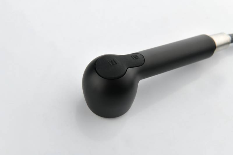 Sleek Matte Black Pull-Down Kitchen Faucet