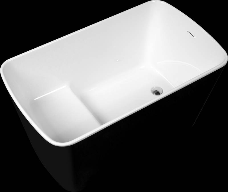 Sleek Black Square Soaking Tub: Japanese Design for Ultimate Relaxation