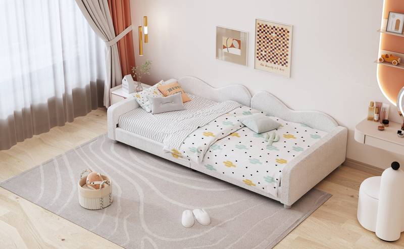 Cozy Cloud Daybed in Soft Sherpa