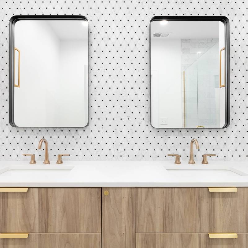 Chic Black Rectangular Wall Mirror