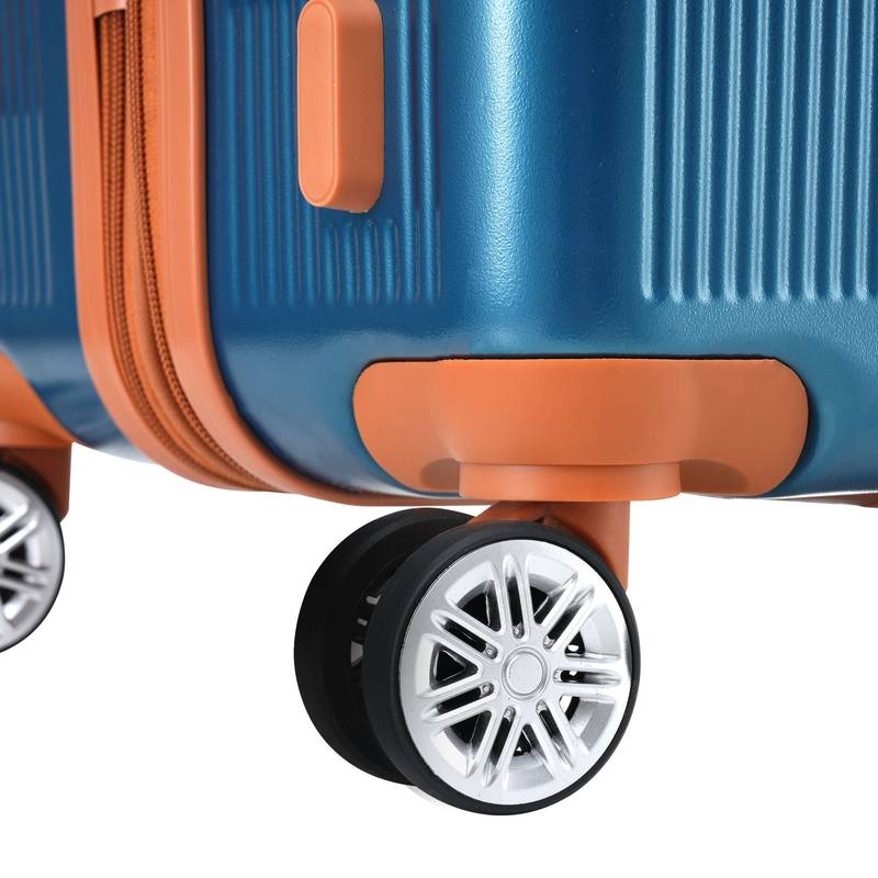 Lightweight Triple Spinner Luggage Set with TSA Lock