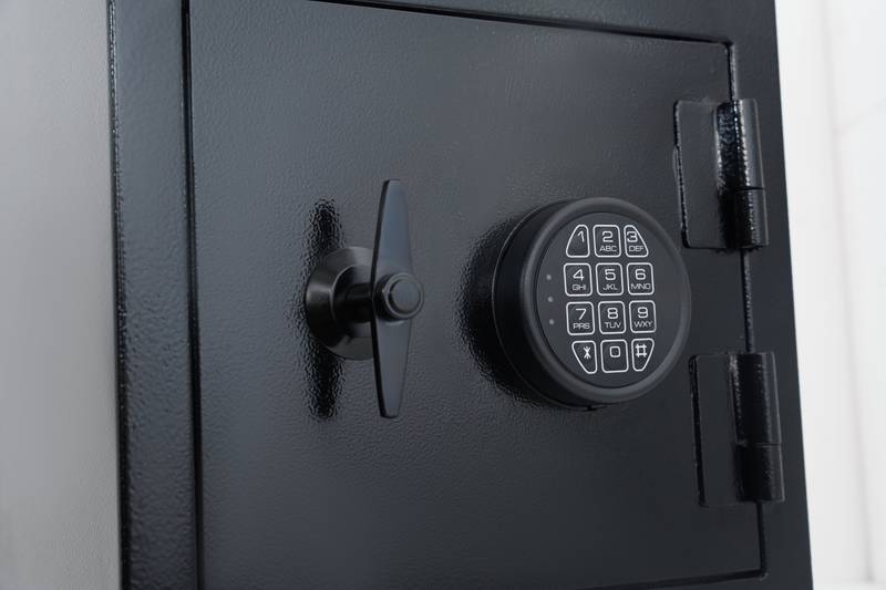SecureFlip Deposit Safe: Smart Storage for Home & Business