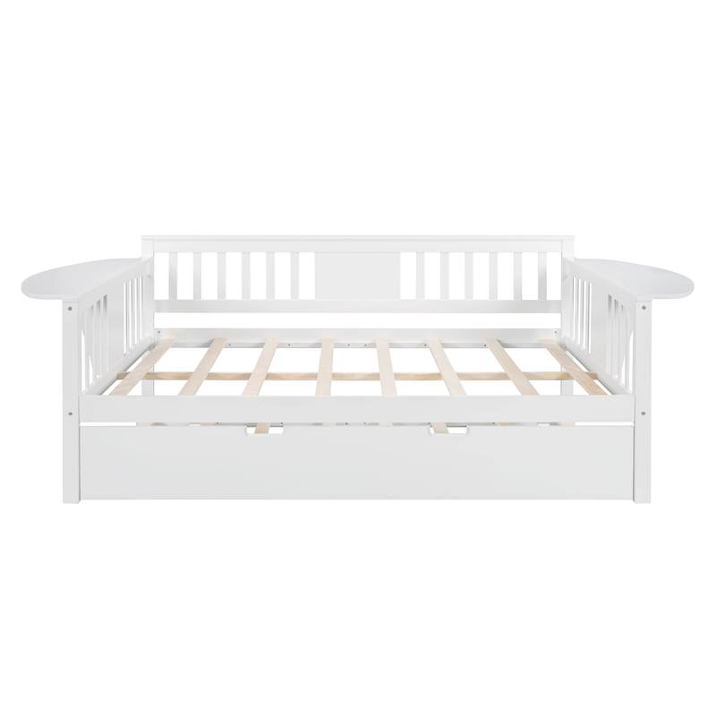 Charming White Daybed with Trundle