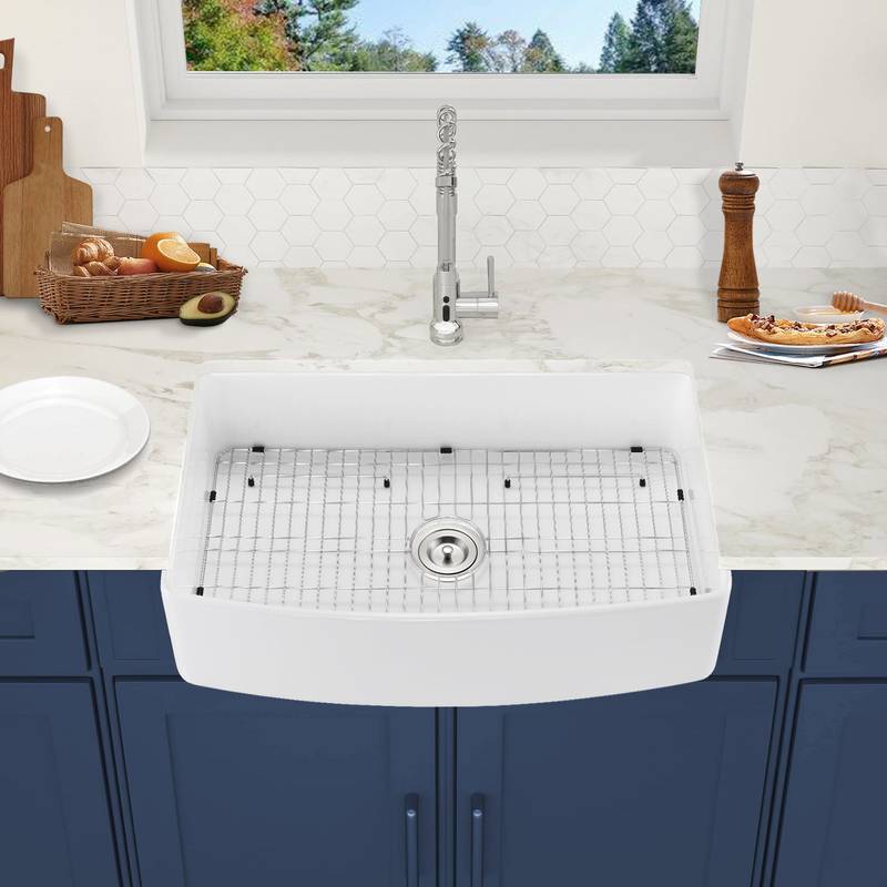 Charming Farmhouse Apron Sink