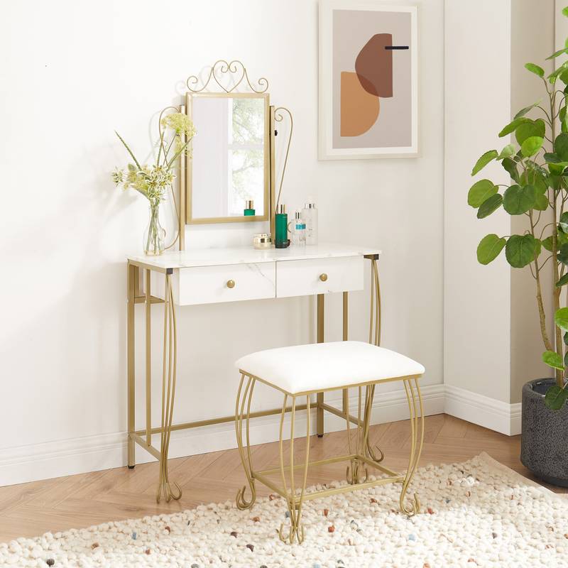 Charming Vintage Makeup Vanity Set