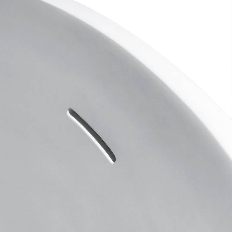 Elegant Matte White Oval Soaking Bathtub