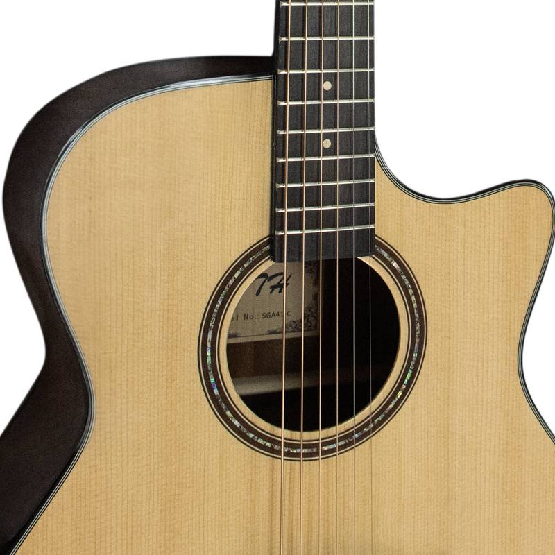 Vibrant Spruce Acoustic Guitar for Beginners