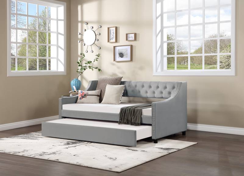 Cozy Tufted Daybed with Trundle