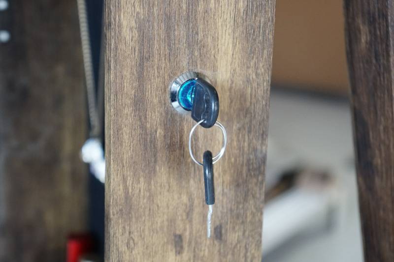 Spinning Glam LED Jewelry Cabinet