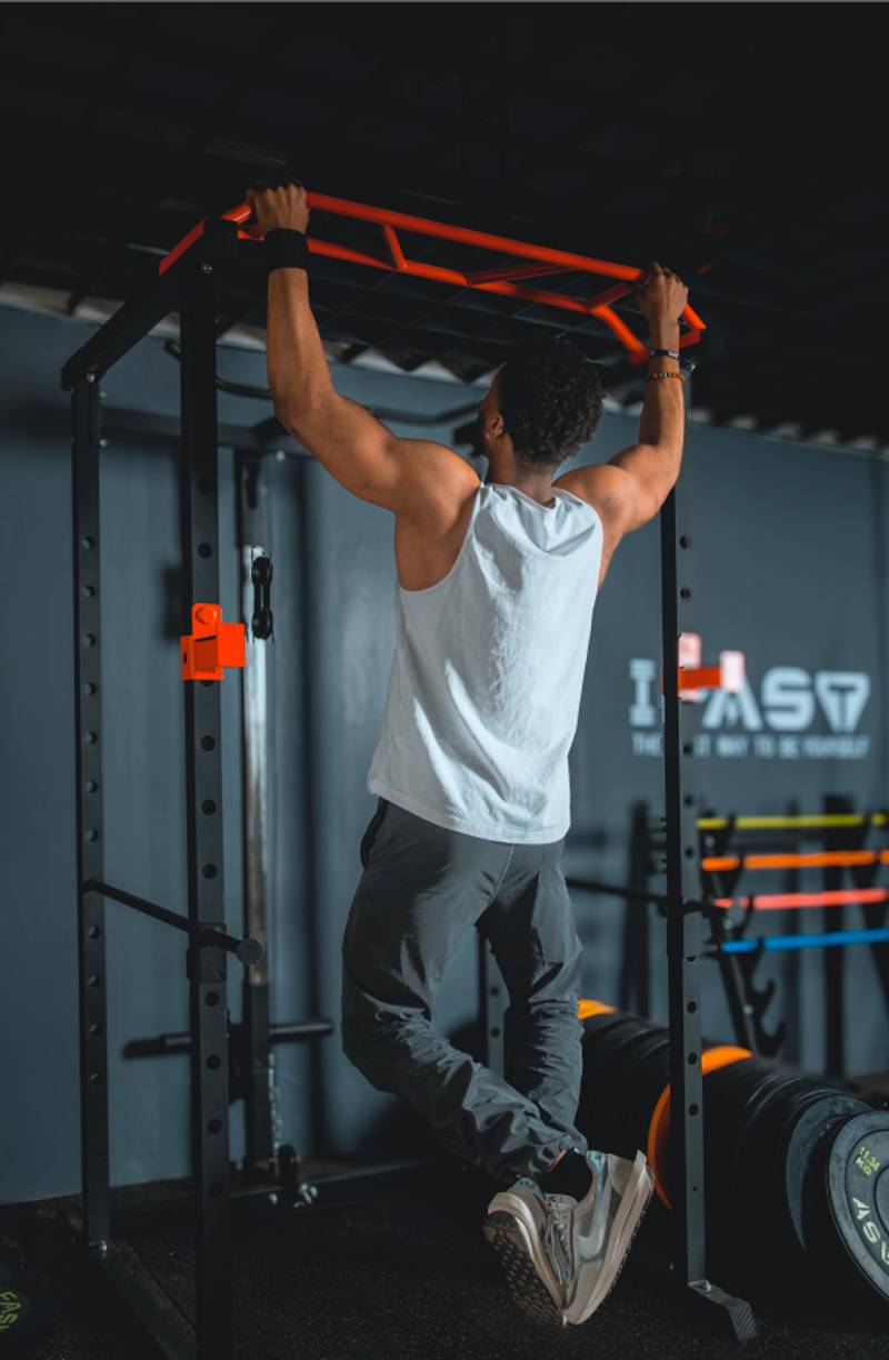 Versatile Power Rack: Your Home Gym Solution!