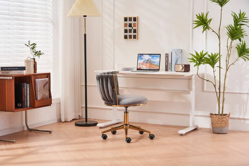 Cozy Swivel Office Chair - Stylish and Ergonomic in Dark Grey