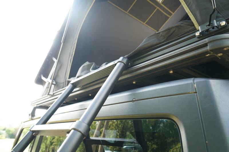 Quick Pop Rooftop Tent: Cozy Adventure for Two to Three!