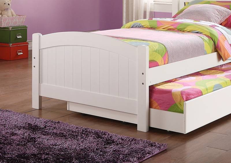 Cozy Twin Trundle Bed in White Pine