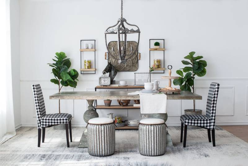 Stylish Adjustable Metal Chandelier for Any Space