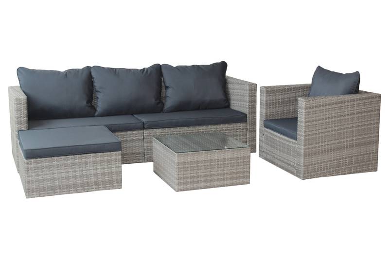 Cozy Outdoor Lounge Set