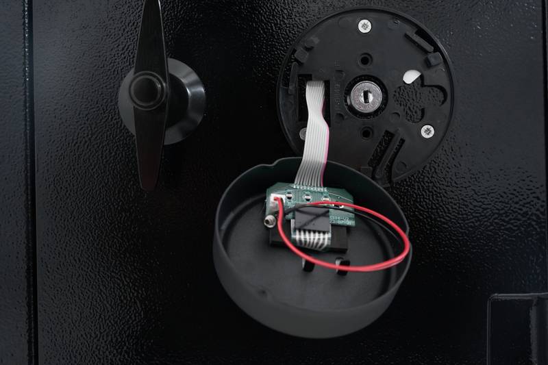 SecureFlip Deposit Safe: Smart Storage for Home & Business