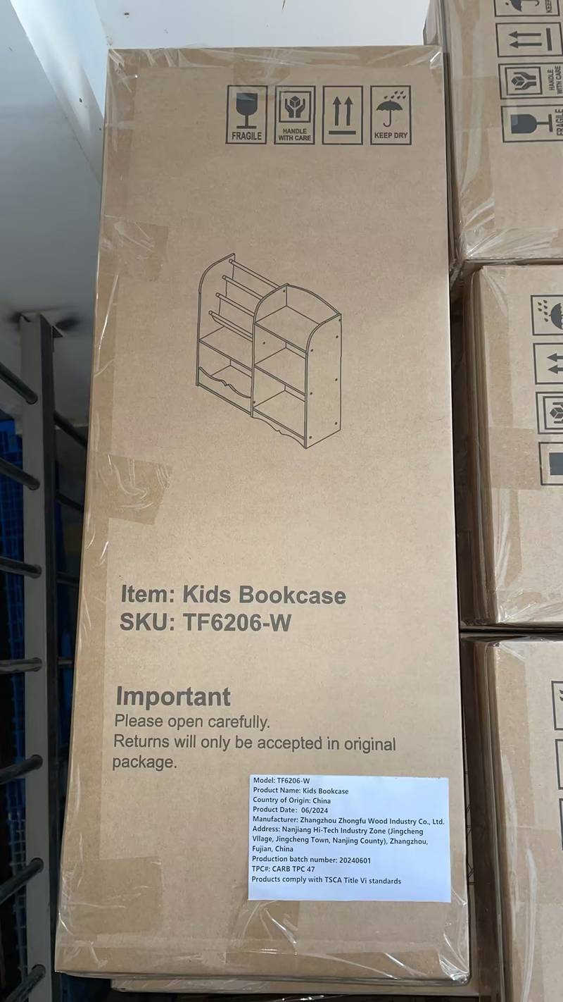 Kiddo's Cozy Bookshelf and Toy Fun Zone