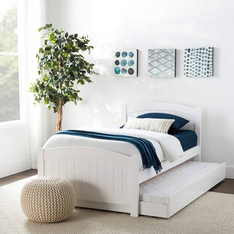 Cozy Twin Trundle Bed in White Pine