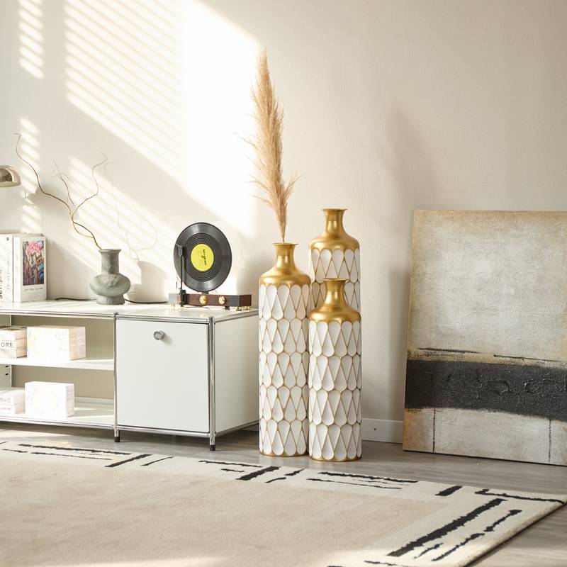 Chic Droplet Trio: Modern White Metal Vases