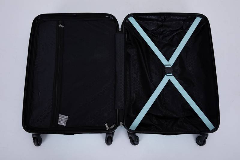 Eco-Friendly Spinner Luggage Set - Lightweight and Secure in Green