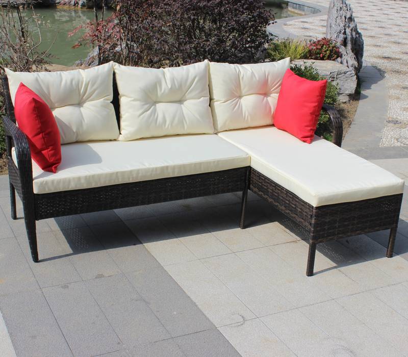 Cozy Wicker Conversation Set with Cushions