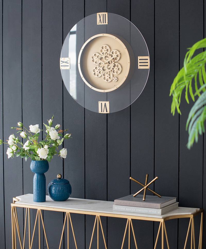 Charming Round Gear Roman Clock