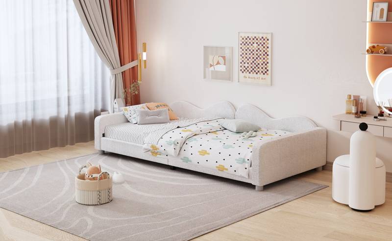 Cozy Cloud Daybed in Soft Sherpa