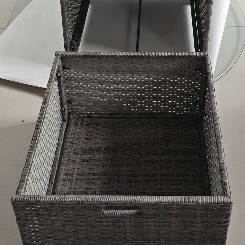 Chic Poolside Towel Rack – Stylish Storage for Spa Days