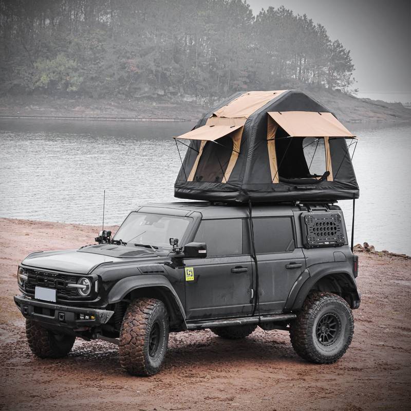 Adventure Awaits: Foldable Amphibious Rooftop Tent for Glamping