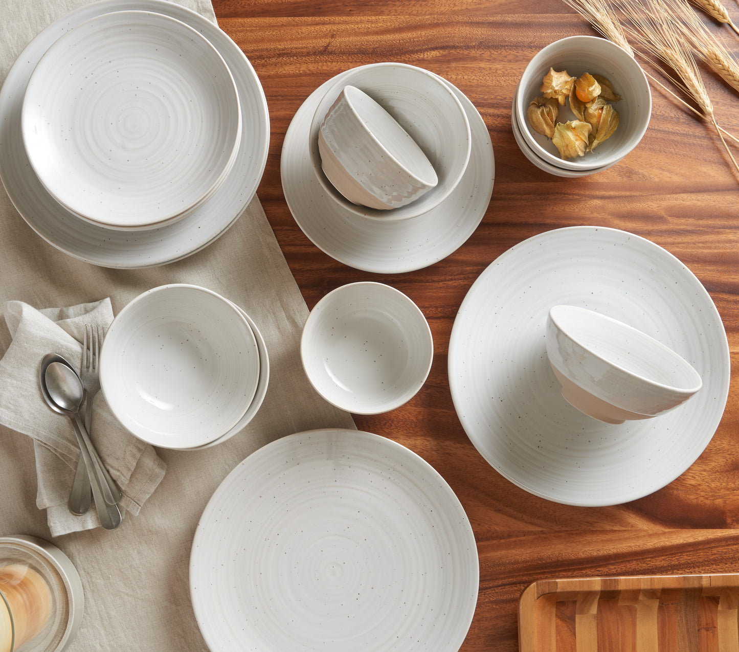 Sitra Rustic White Dinnerware Set