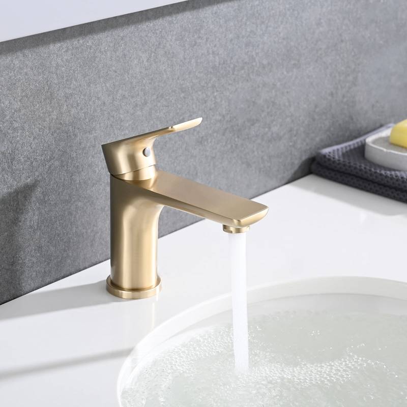 Sleek Single-Handle Sink Faucet