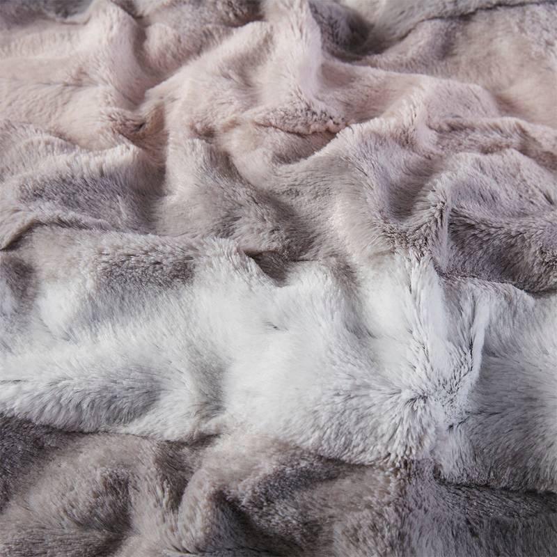 Cozy Luxe Faux Fur Blanket