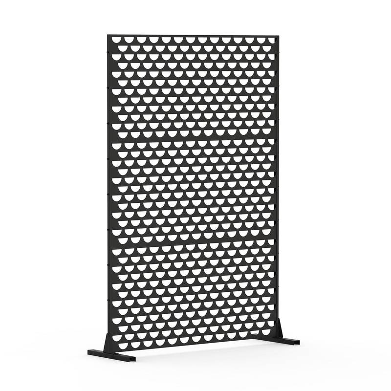 Chic Metal Privacy Screens for Stylish Outdoor Spaces