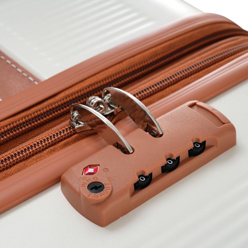 Traveler's Delight: Ultimate 3-Piece Spinner Luggage Set with TSA Lock