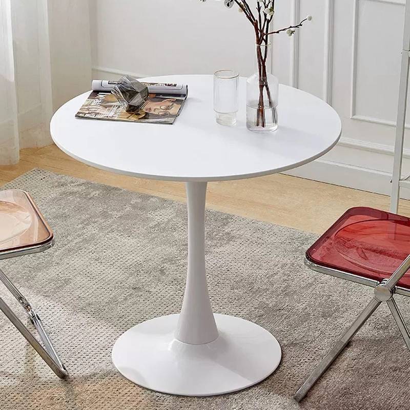 Chic Tulip Round Dining Table