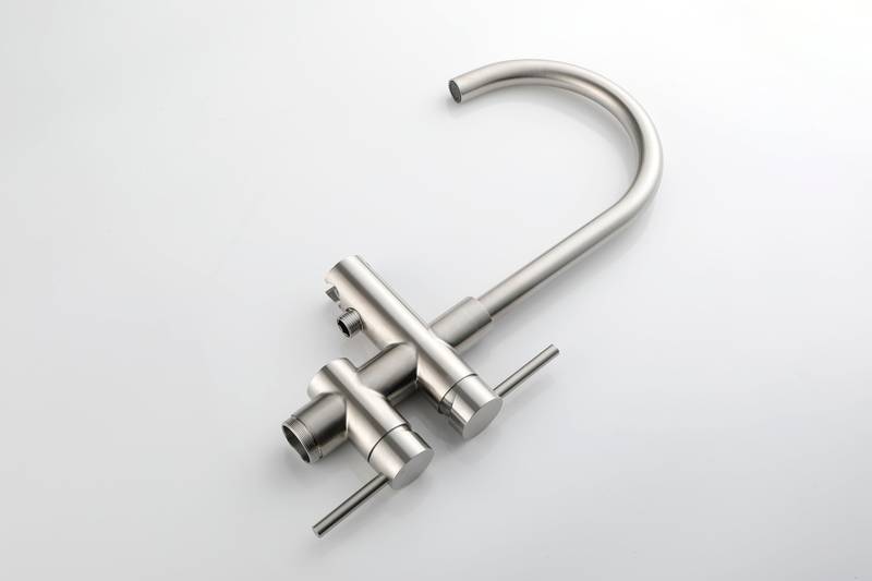 Stylish Freestanding Bathtub Faucet with Handheld Shower