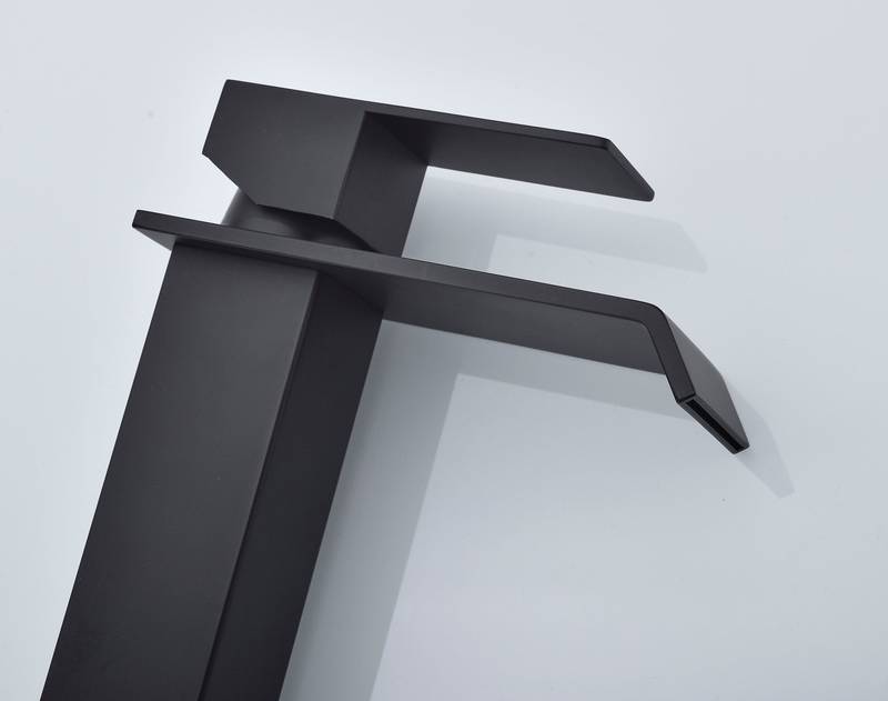 Splash Flow Bathroom Faucet