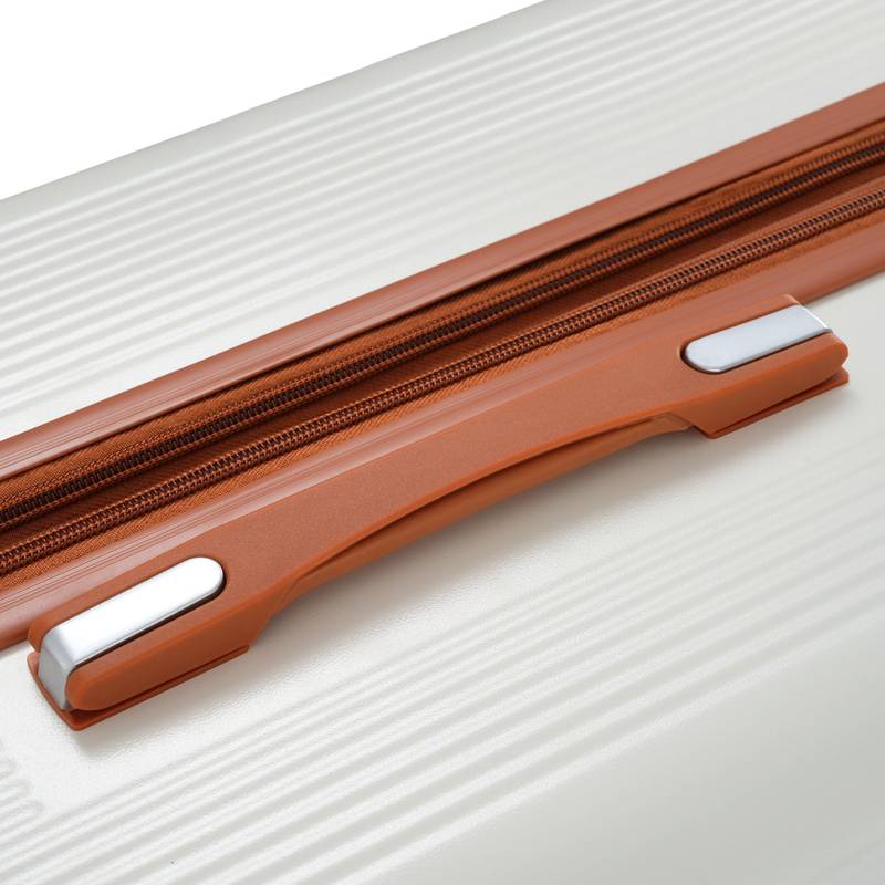 Traveler's Delight: Ultimate 3-Piece Spinner Luggage Set with TSA Lock