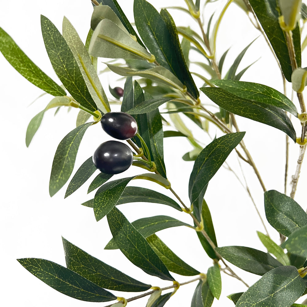 Lifelike Olive Tree Décor