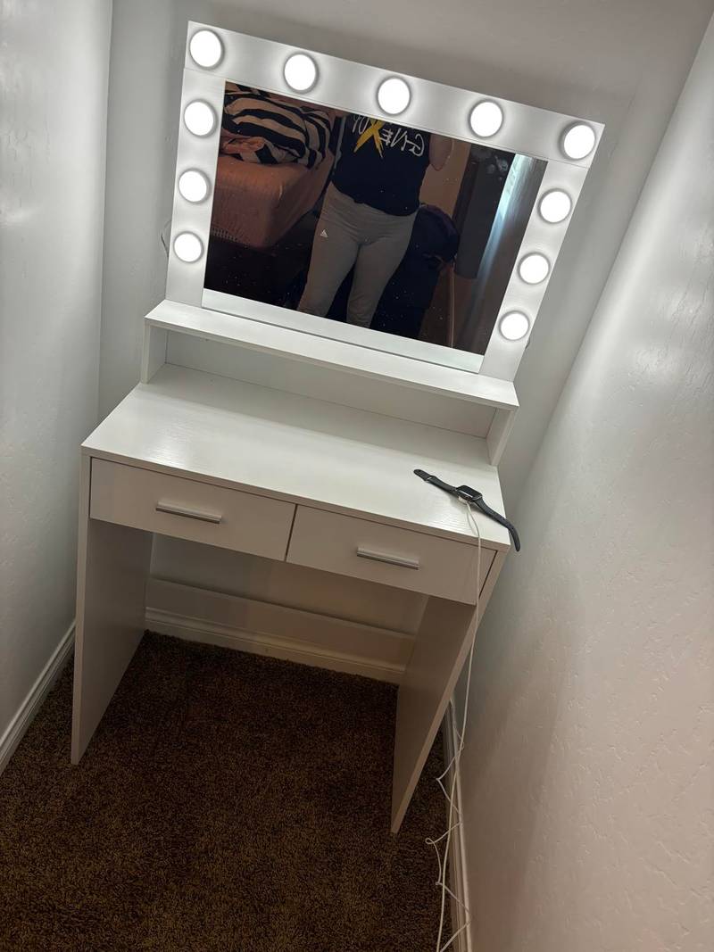 Glam Light-Up Vanity Desk with Storage