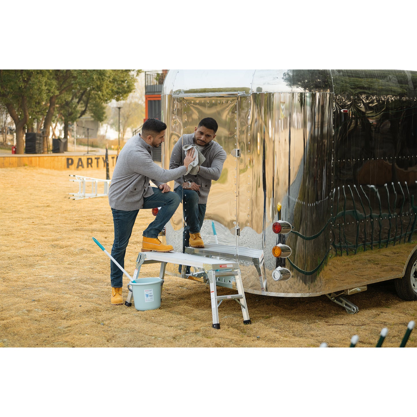 Versatile Folding Aluminum Workbench Ladder