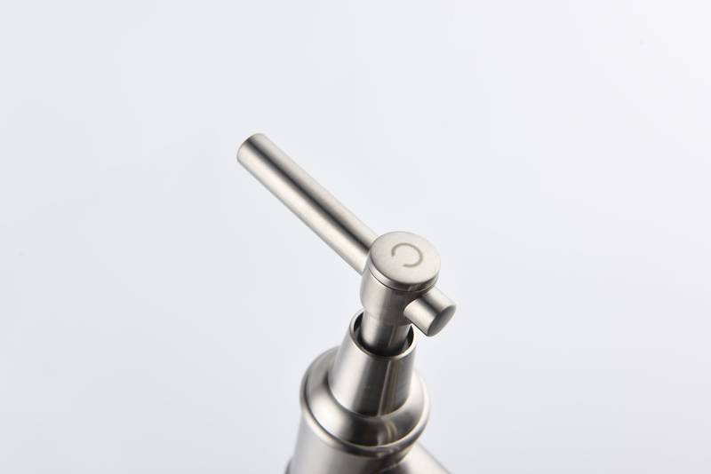 Spotless Pull-Down Kitchen Faucet