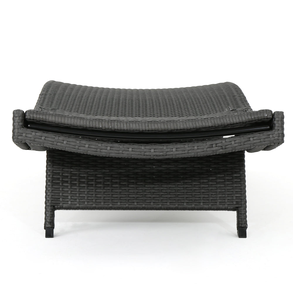 Salem Wicker Chaise Lounge