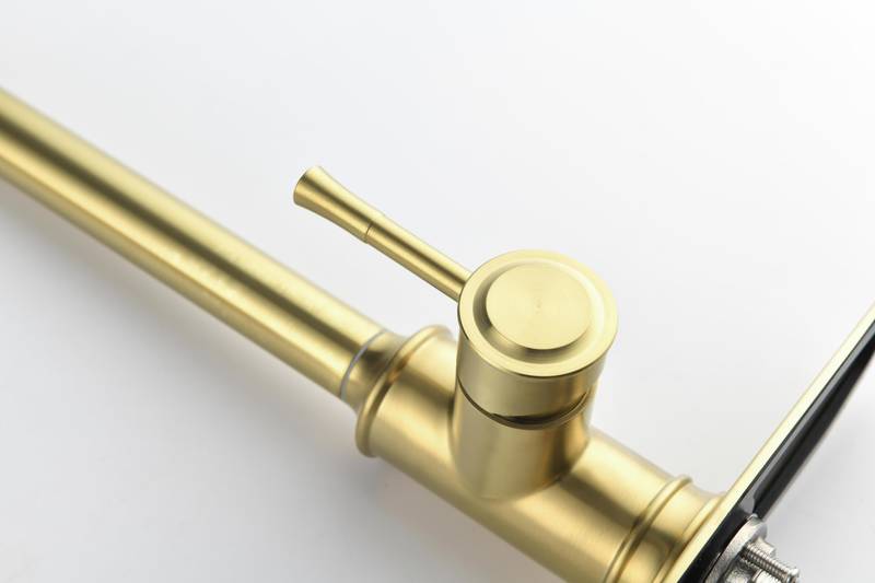 Effortless Elegance Kitchen Faucet with Pull-Down Sprayer