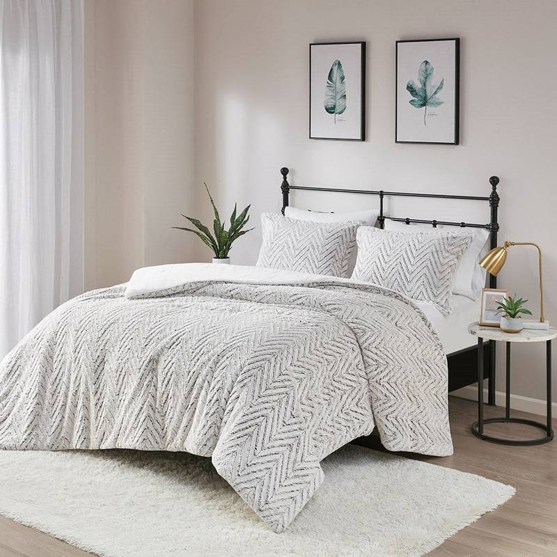 Luxurious Down Alternative Comforter Set