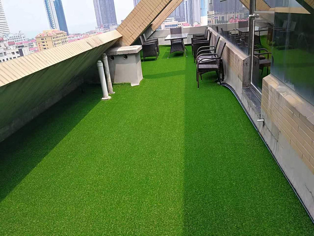 Lush Green Outdoor Turf Runner – Perfect for Patios, Balconies, and Gardens!